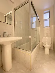 Rented by R New York