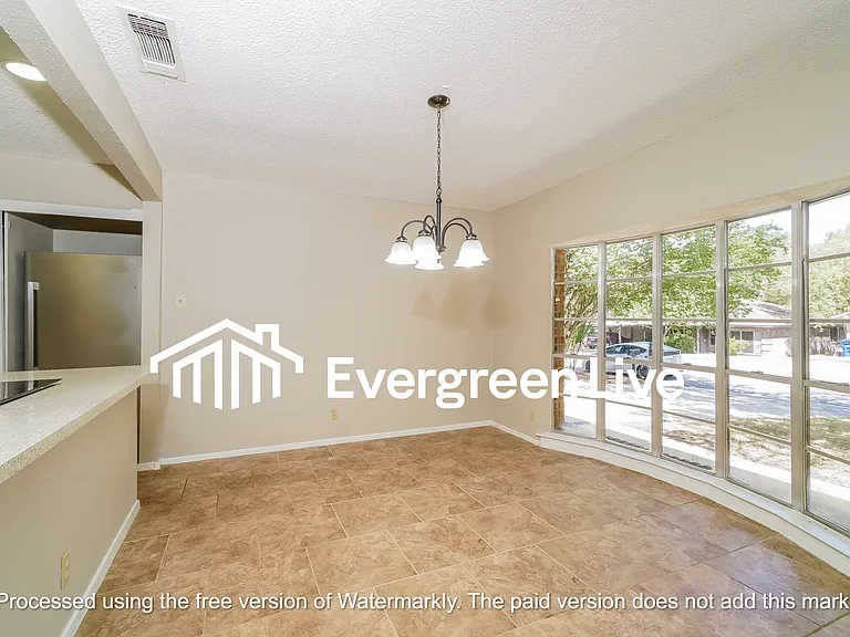 4917 Crestwood Dr — Photo 7