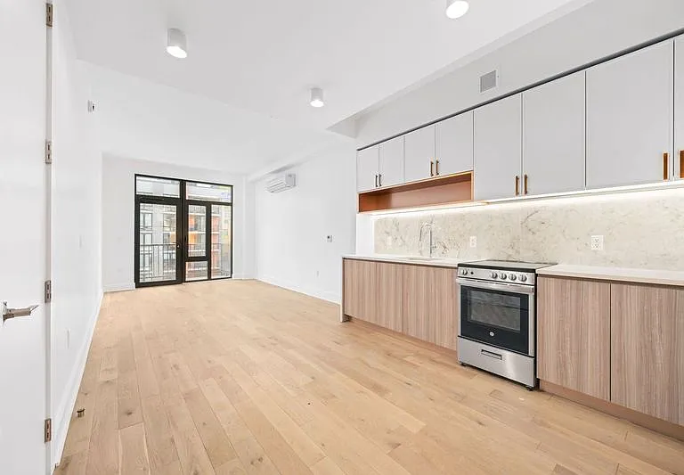 2-24 26th Ave #421 — Photo 1