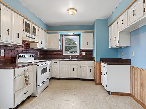 4th image of 1311 S 31st St
