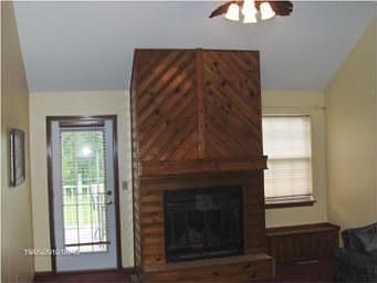 3rd image of 710 NE Thames Dr