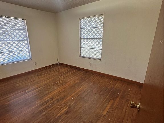 3rd image of 520 Avenue B