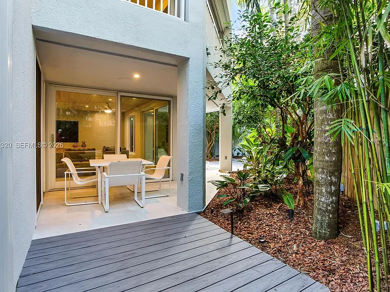 2475 S Bayshore Dr — Photo 30