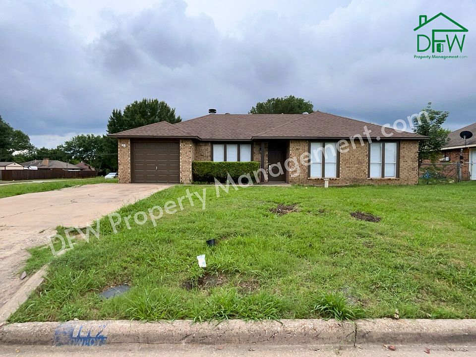 1st image of 112 Mesa Dr