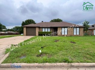 112 Mesa Dr, Glenn Heights, TX 75154