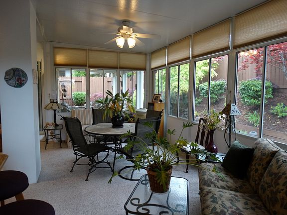 2nd image of 3013 Crestwood Way