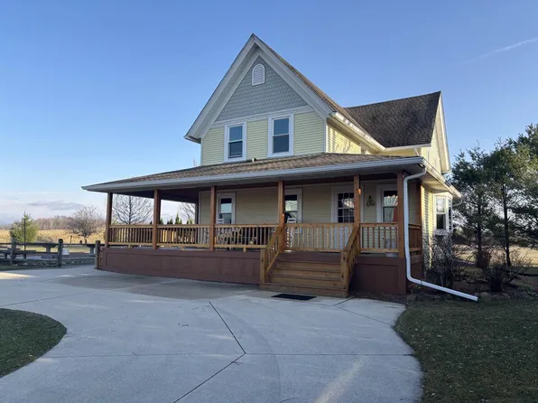 3932 Birchwood ROAD, Saukville, WI 53080