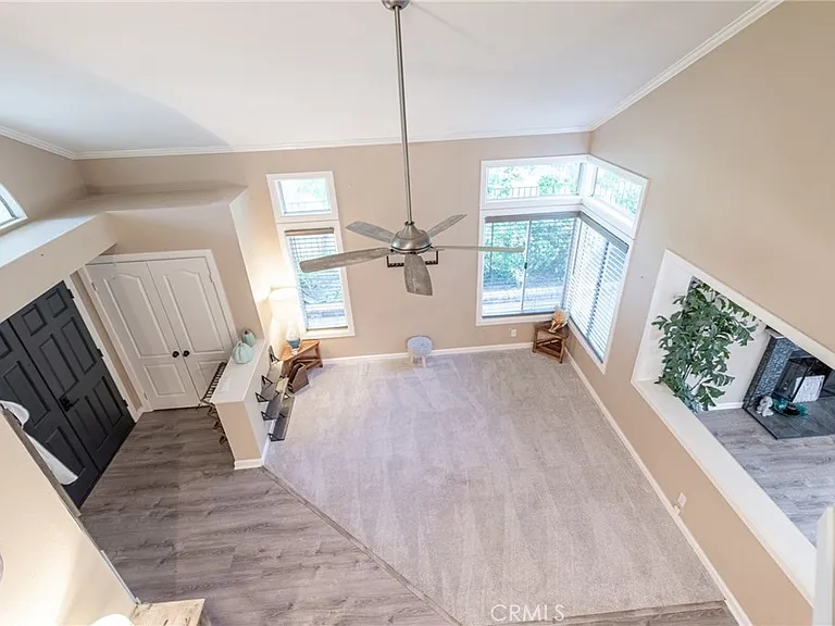 10 Valley Crest Rd — Photo 23