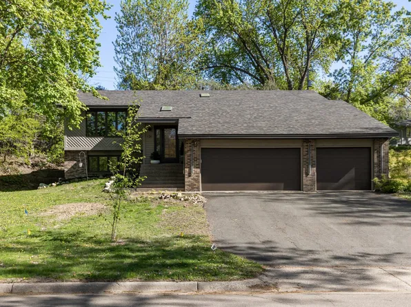 131 Oak Shore Dr, Burnsville, MN 55306