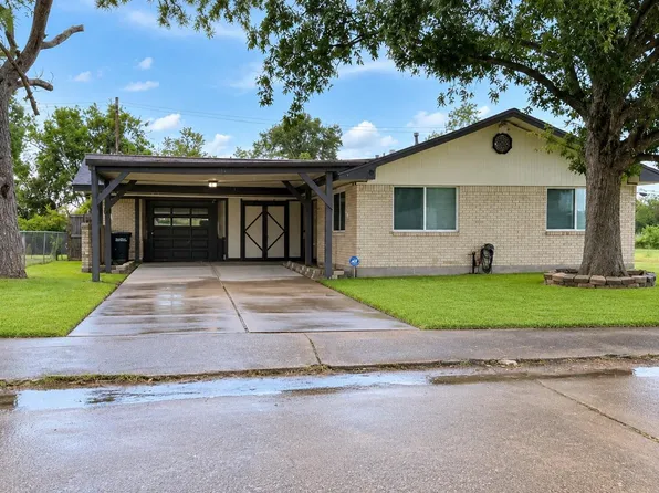 514 Idlewood Dr, Hitchcock, TX 77563
