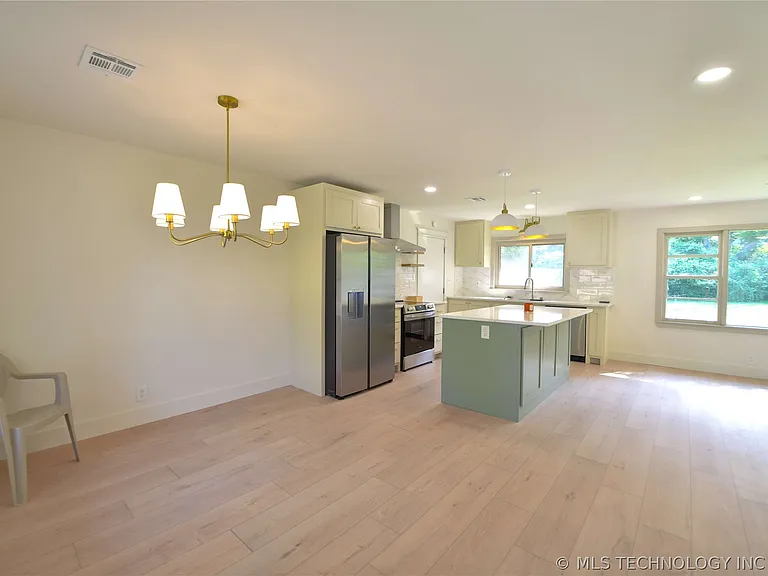 3823 S Indianapolis Ave — Photo 3