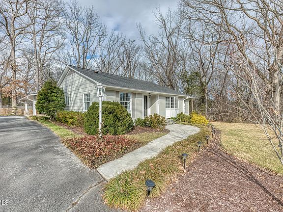 4th image of 1607 Woodmont Dr