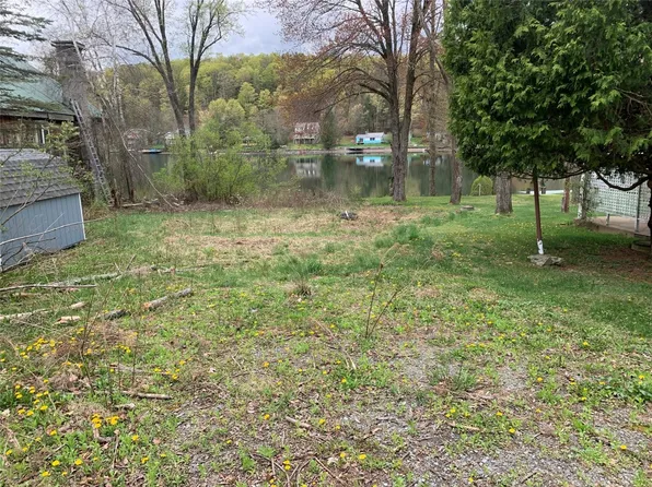 80 C Ave, Brackney, PA 18812