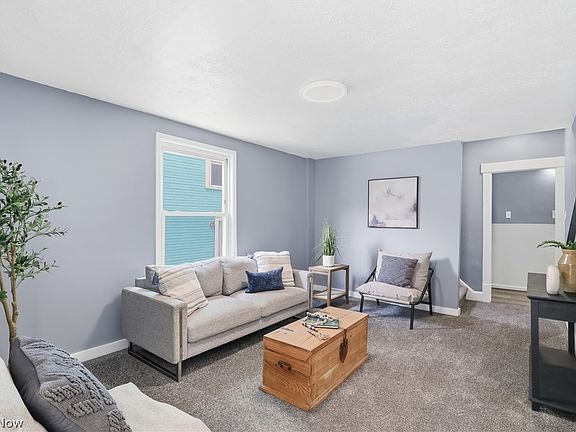 3rd image of 709 Columbus Ave NW