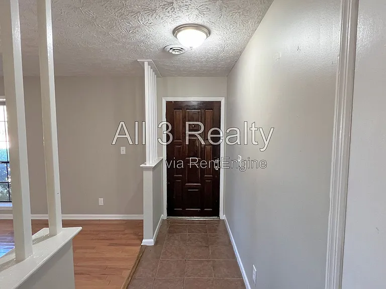 561 Dunbarton Rd — Photo 7