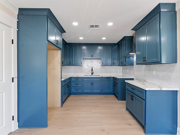 5th image of 504 Franke St