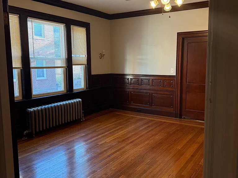 40 Schuyler St #1L — Photo 6