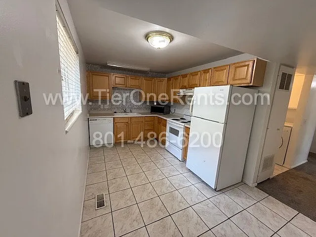 1397 S McClelland St #3 — Photo 5