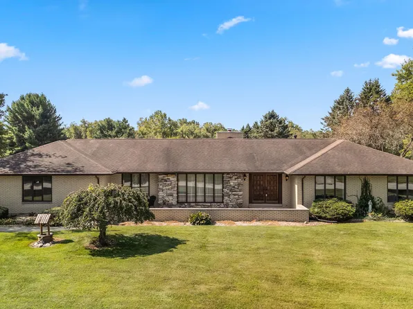 452 W Southfield Ln, Valparaiso, IN 46385