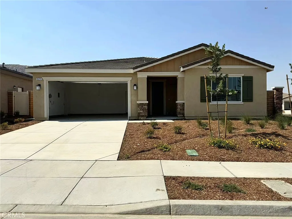 4 bed, 2537 sqft, $3,750 — Photo 1