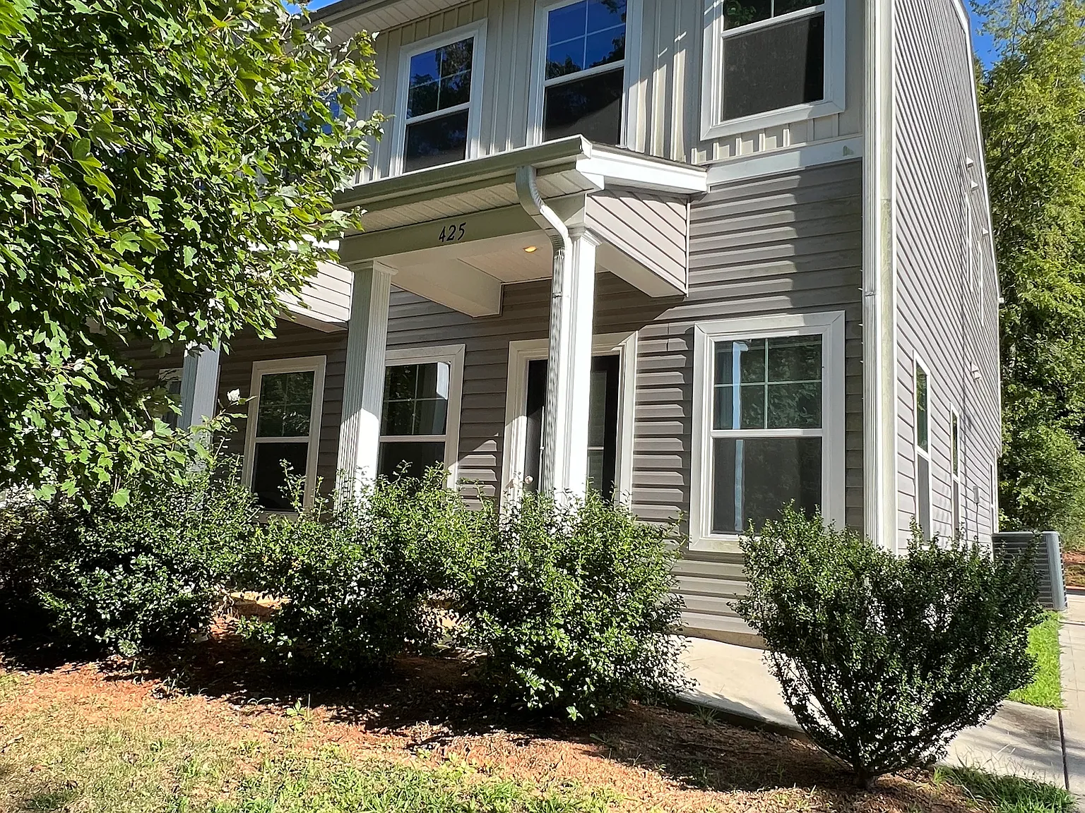 2 bed, 2.5 bath, 1340 sqft, $1,795 — Photo 1