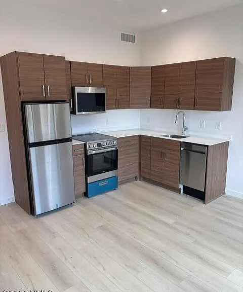 1200 Capitol St #303 — Photo 10