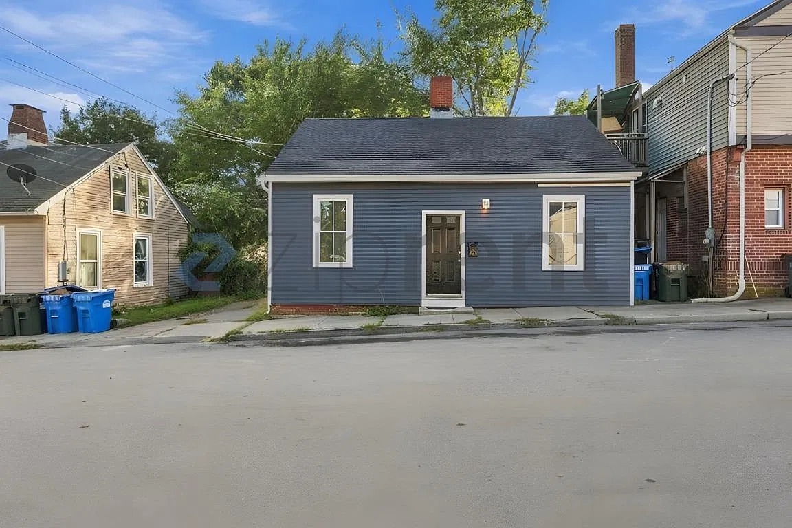 4 bed, 1500 sqft, $2,008 — Photo 1