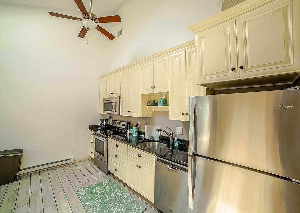 1st image of 30 Acacia Dr S