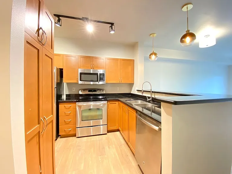 111 108th Ave NE #A312 — Photo 2