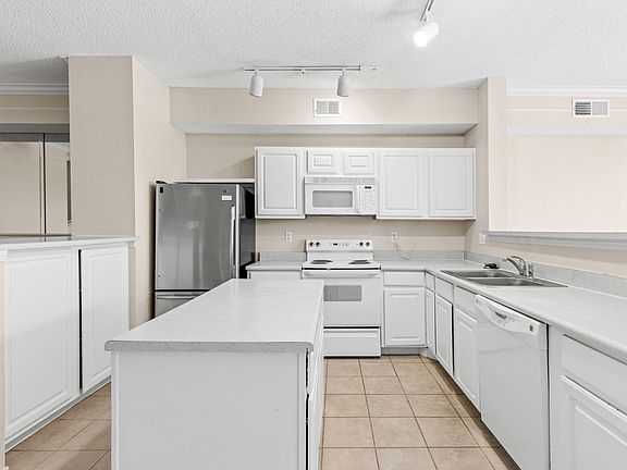 5th image of 1882 Mallard Dr