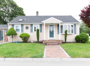 38 4th St, Swansea, MA 02777