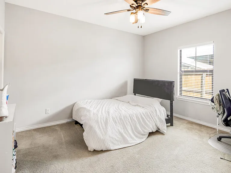 3824 Blackhawk Ln — Photo 9