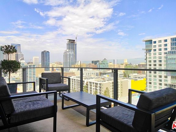 4th image of 1100 S Hope St APT 1615