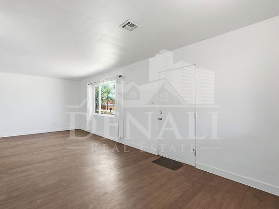 4th image of 4026 E Alhambra Pl