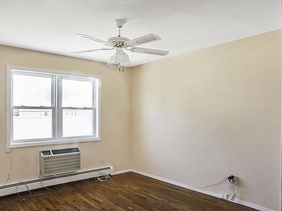 5th image of 150 Beach 123rd St APT 2L