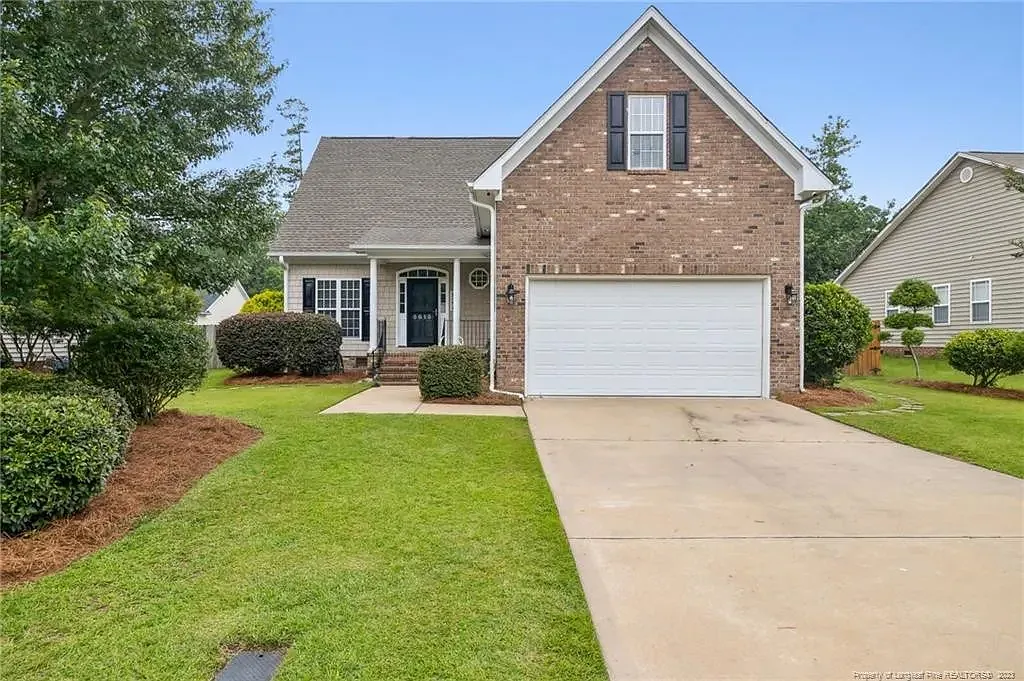 4 bed, 2437 sqft, $2,100 — Photo 1