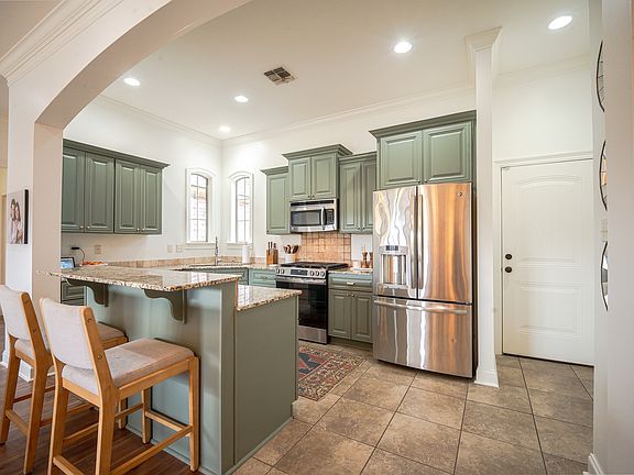5th image of 285 Evangeline Creek Dr