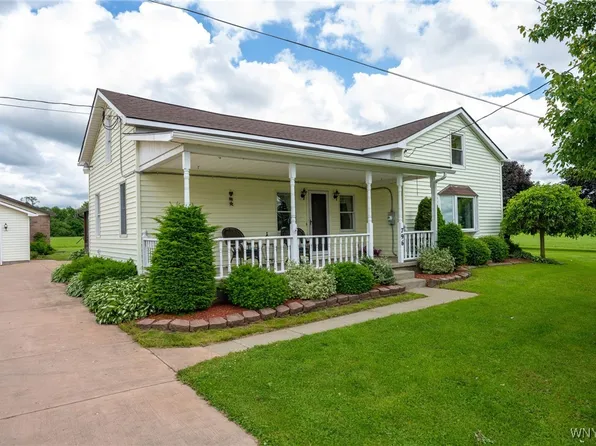 796 Bear Rd, Cowlesville, NY 14037