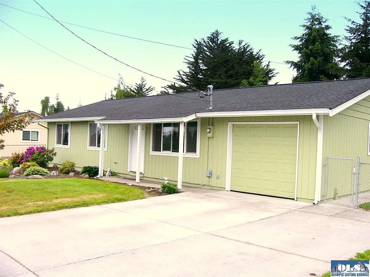 913 E Belfield Ave photo 1