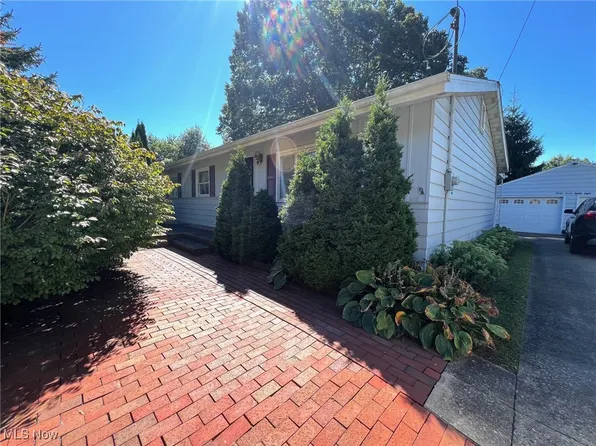 3788 Adrian Dr SE, Warren, OH 44484