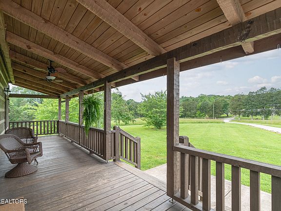 4th image of 1055 Laurel Bluff Rd