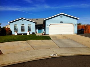220 United Ct, Moses Lake, WA 98837