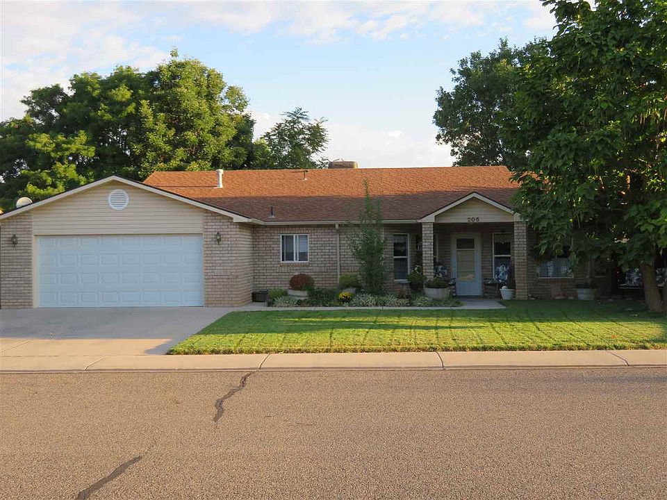 1st image of 205 Ponderosa Dr