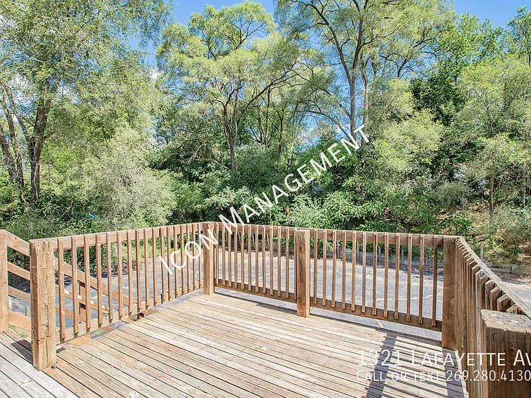1321 Lafayette Ave — Photo 18