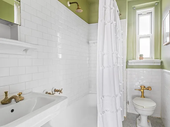 70 Remsen Street image 6 of 7