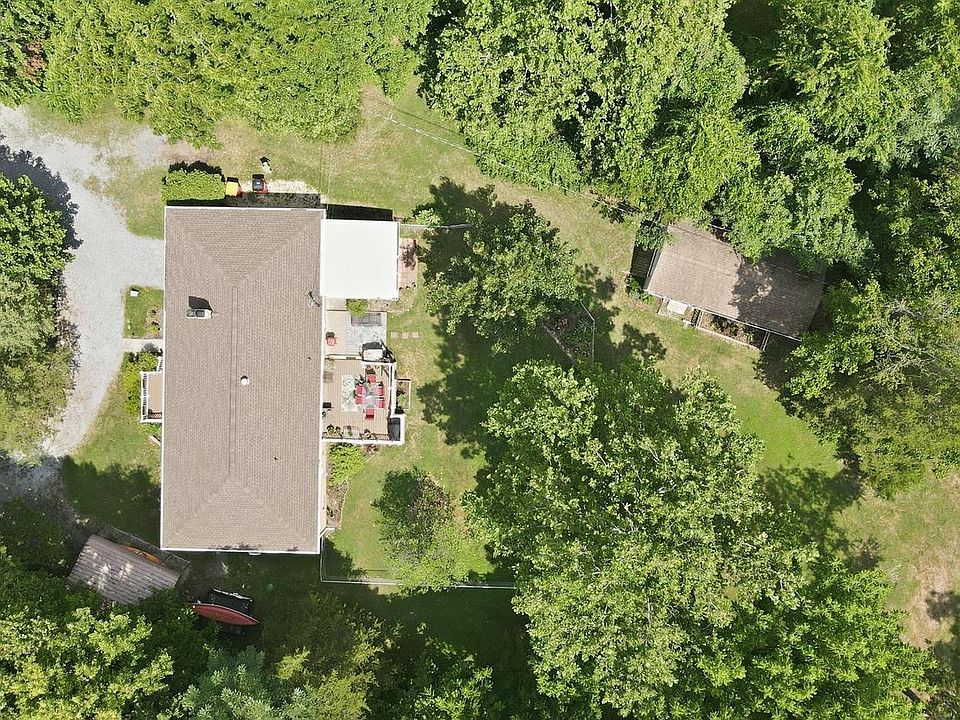1st image of 225 Mountain View Dr