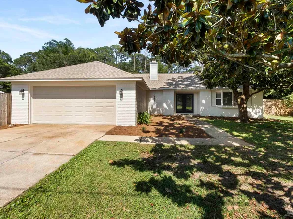 2830 Via Roma Ct, Gulf Breeze, FL 32563