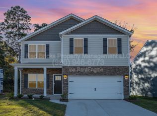 142 Rustling Waters Dr, Mooresville, NC 28117