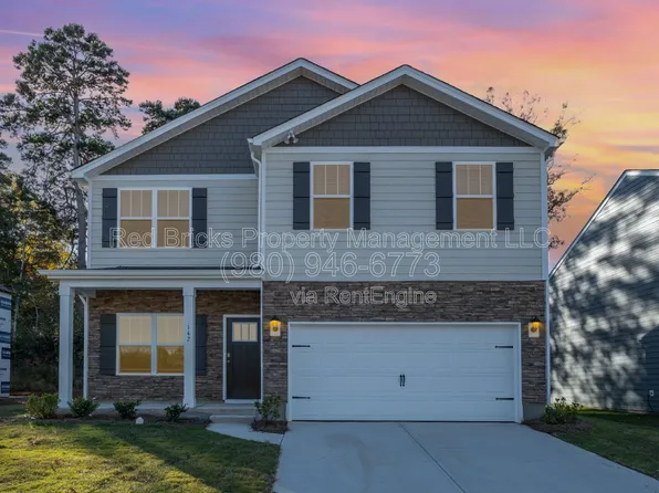 142 Rustling Waters Dr, Mooresville, NC 28117