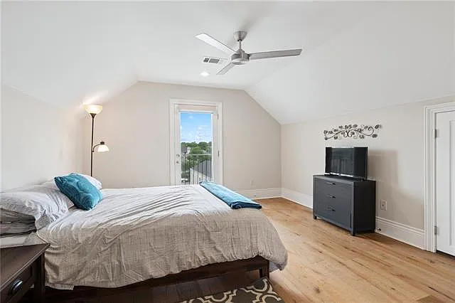2410 Valence St #2410 — Photo 9